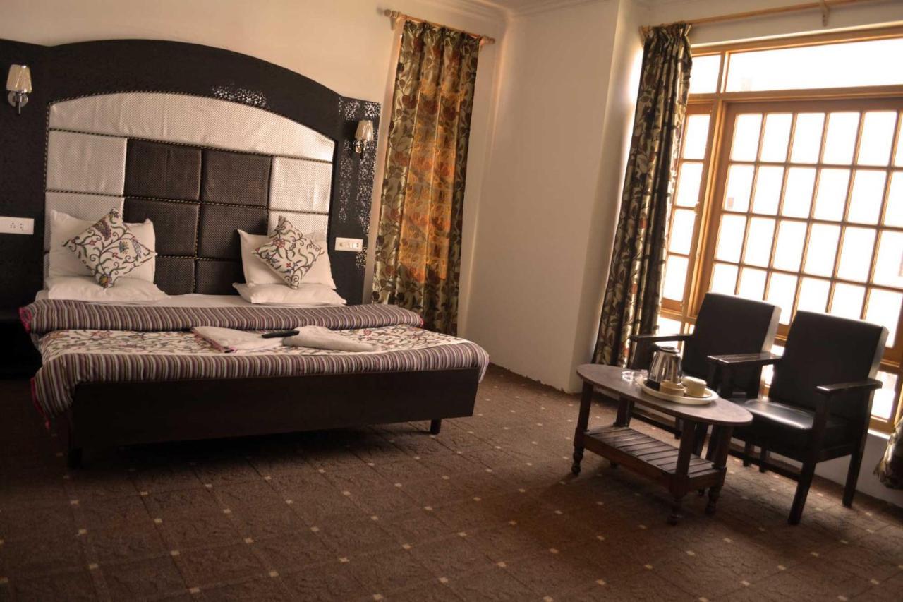 Hotel Al Azrah Srīnagar Zewnętrze zdjęcie