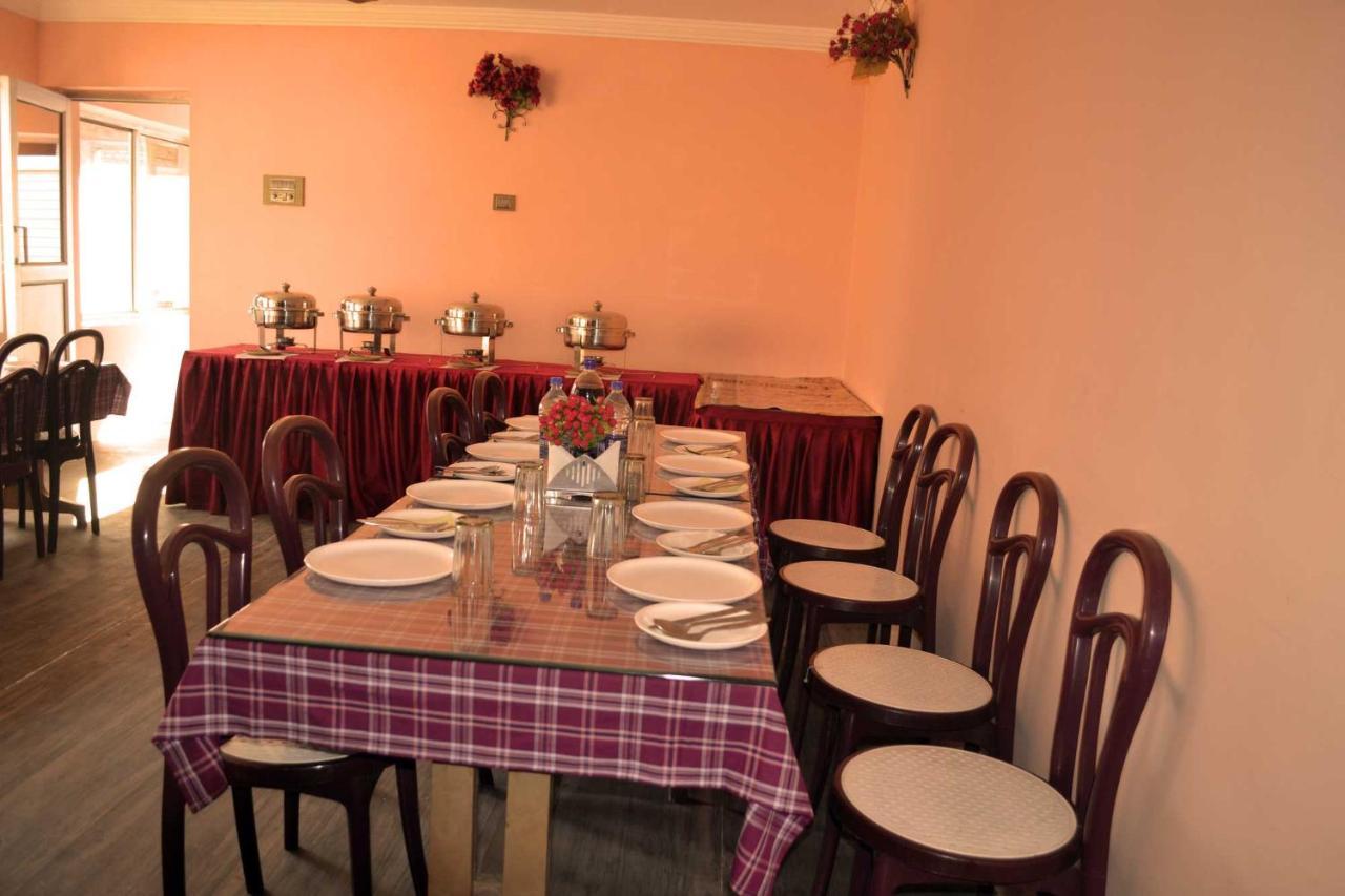 Hotel Al Azrah Srīnagar Zewnętrze zdjęcie