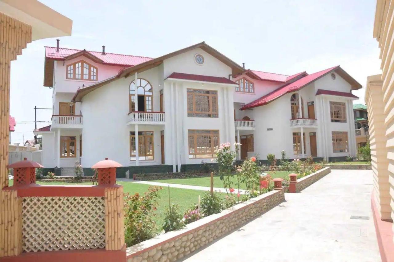 Hotel Al Azrah Srīnagar Zewnętrze zdjęcie