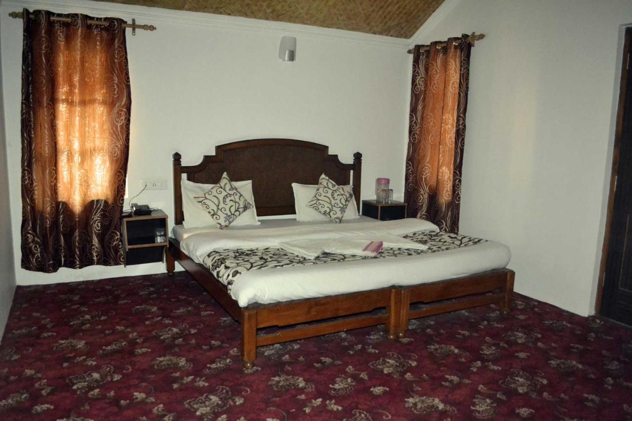 Hotel Al Azrah Srīnagar Zewnętrze zdjęcie