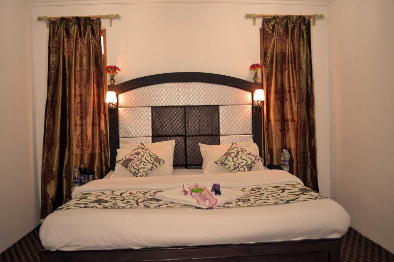 Hotel Al Azrah Srīnagar Zewnętrze zdjęcie