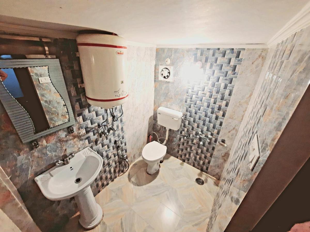Hotel Al Azrah Srīnagar Zewnętrze zdjęcie